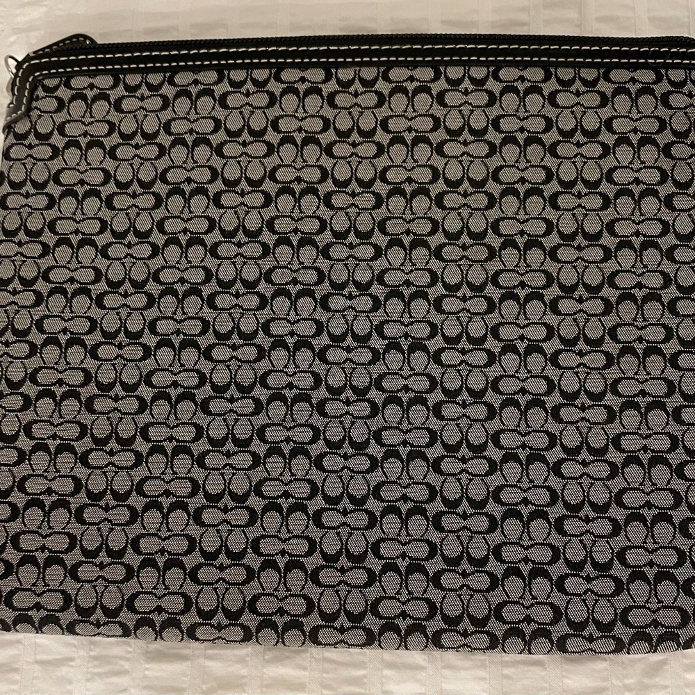 Coat iPad Case/Clutch Black and Grey